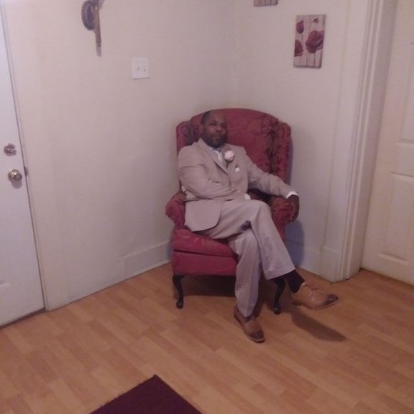 Meet your Posher, George - Picture 1 of 1